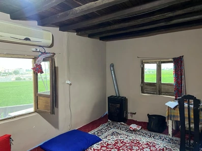 اتاق کف خواب اقامتگاه بومگردی عاروس ویشه آمل