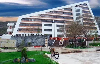 نمای ساختمان اصلی مجتمع اقامتی آبادگران در مشهد