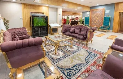 مبلمان سلطنتی در لابی هتل آبان مشهد