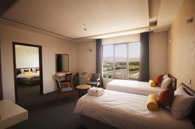 Amirkhanlu-Bojnord_19822