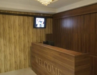 لابی برای پذیرش مسافران