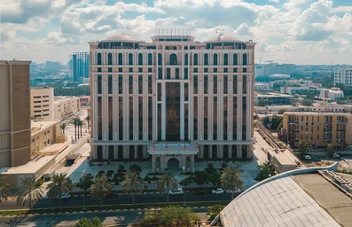 ساختمان هتل آسمان رویال کیش