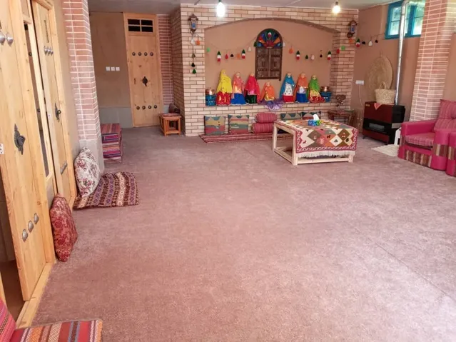 نمای داخل اقامتگاه بوم گردی آوای تالاب بروجن