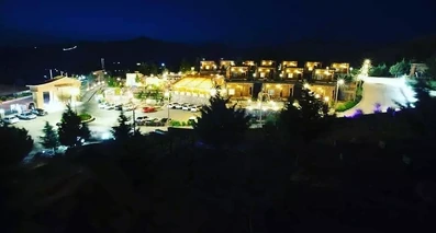 نمای کلی در شب مجتمع گردشگری بام سان قزوین