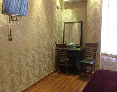 اتاق مبله  با آینه