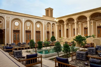 نمای اقامتگاه سنتی دربار یزد