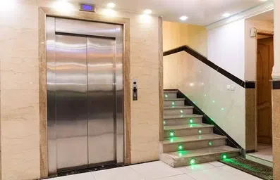 آسانسور طبقات هتل راهدار لاهیجان