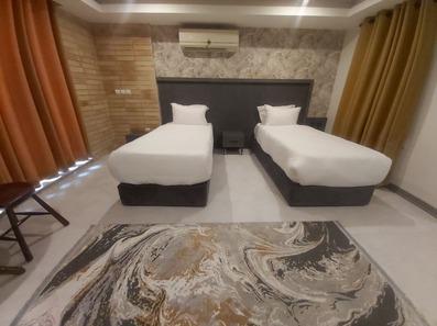 Delgosha-Shiraz_13052