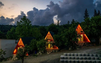 نمای کلی اقامتگاه بومگردی دنسه بام هیرکانی سوادکوه