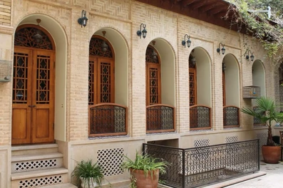 نمایی از پنج دری در بوتیک هتل عمارت فرهادی شیراز