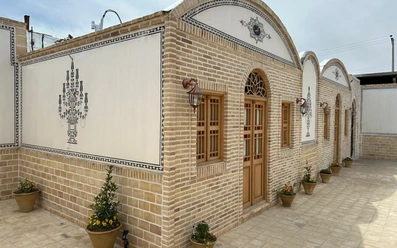 نمای اتاق ها از بیرون خانه مسافر عمارت ایرانی کاشان