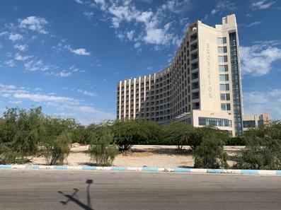 نمای هتل اکسلسیور کیش از خیابان