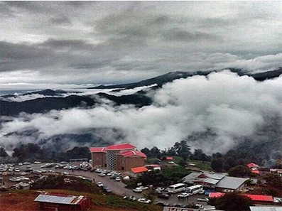 موقعیت  زیبای هتل   در ارتفاعات