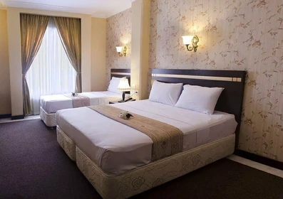 اتاق سه تخته هتل فردیس مشهد