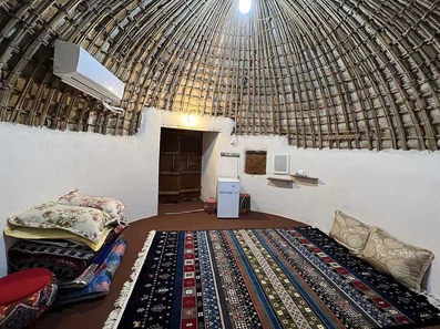 اتاق کف خواب اقامتگاه بومگردی فردیس قشم