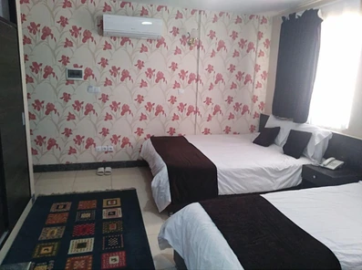 اتاق سه تخته هتل قوام شیراز | یوتراوز