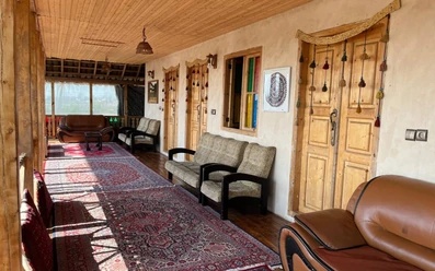 تراس اقامتگاه بومگردی گیل سو رشت