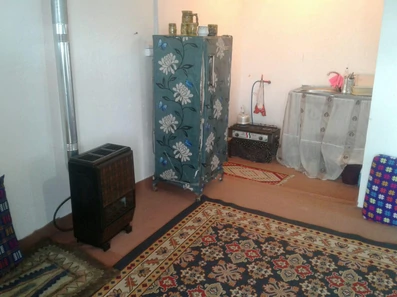 اتاق کف خواب اقامتگاه بوم گردی گیشار چابکسر