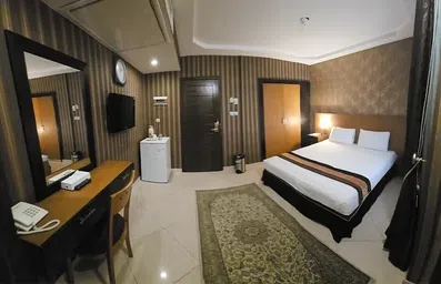 اتاق دو تخته دبل در هتل همتا مشهد