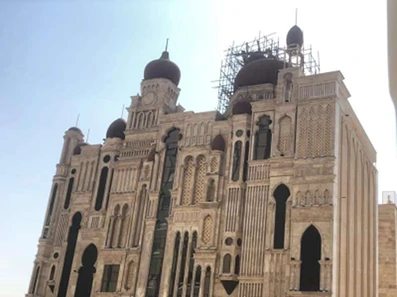 نمای روز هتل هزار و یک شب تهران