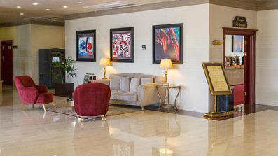 مبلمان راحتی در هتل ایران کیش