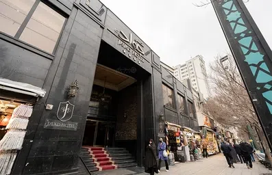 نمای هتل جواد مشهد با سنگ های مشکی