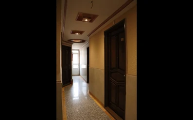 راهرو بین اتاق ها