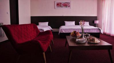 اتاق 3 تخته هتل کیمیا طالقان رو به دریاچه | یوتراوز