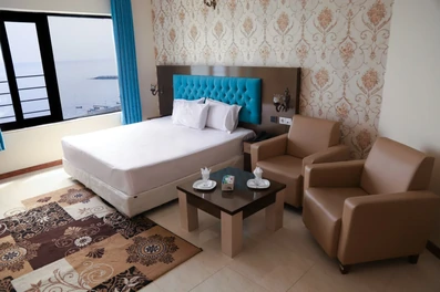 اتاق دو تخته شیک رو به دریا در هتل لیدو رامسر