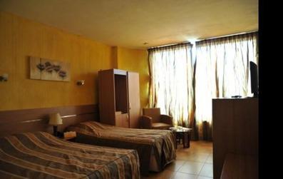 اتاق سه تخته