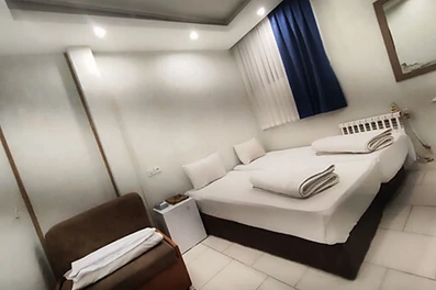 اتاق دو تخته تویین هتل آپارتمان مارال مشهد