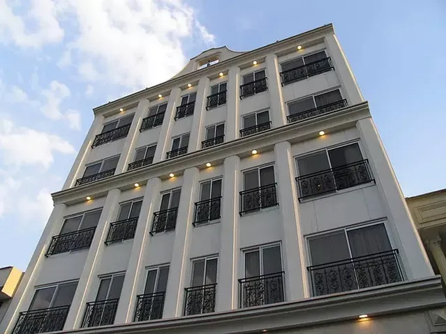 نمای کلی هتل آپارتمان مدیا تهران