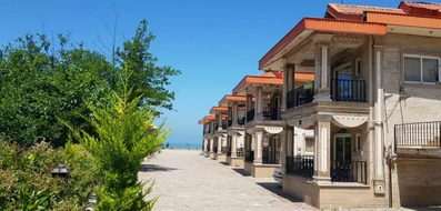 نمای کلی مجتمع اقامتی مهر کادوس چابکسر