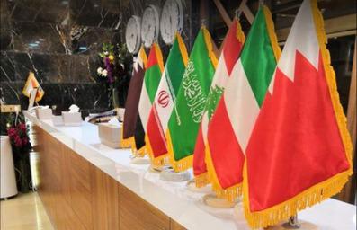 پرچم چند کشور در لابی هتل نعیم الوارث کربلا