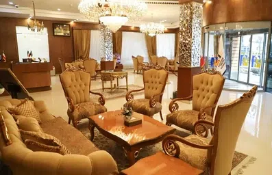 لابی هتل نیایش مشهد با مبلمان سلطنتی