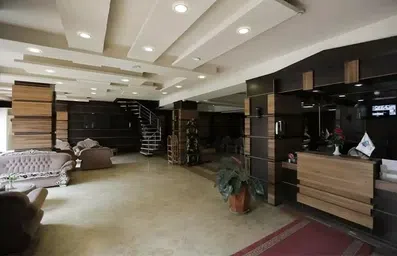 لابی مبله هتل پاپیون عباس آباد