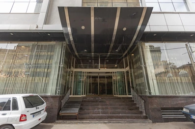 نمای ورودی هتل پارمیدا مشهد