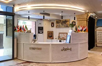 پذیرش هتل سران اصفهان با پیشخوانی صدفی