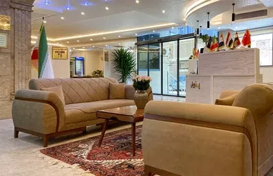 مبلمان راحتی نسکافه ای در لابی هتل سران اصفهان