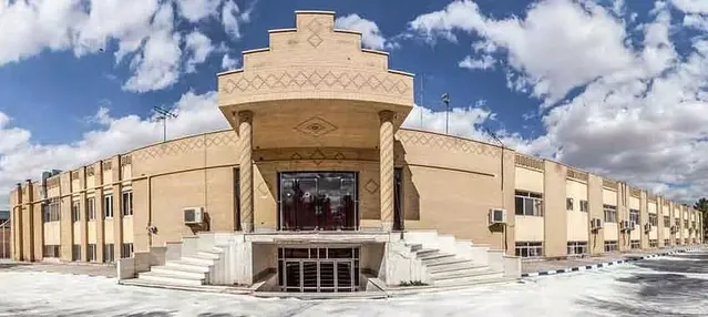 نمای کلی هتل شاهد قم