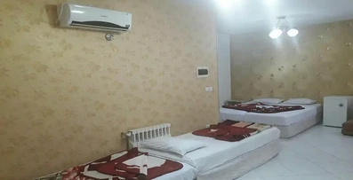 اتاق سه تخته هتل آپارتمان شمس العماره مشهد