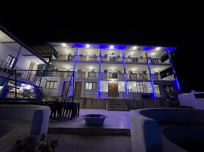 نمای کلی هتل سوباتان تالش در شب