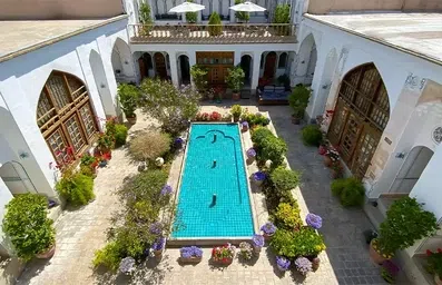 نمای کلی هتل سنتی اصفهان از بالا