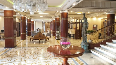 لابی بزرگ و مجلل هتل سورینت مریم کیش