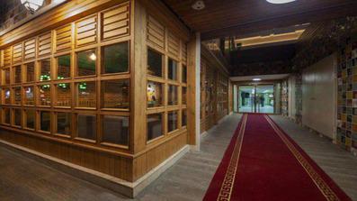 ورودی هتل سومیا اهواز