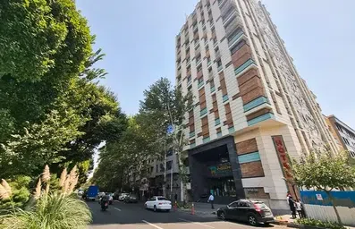 نمای هتل 4 ستاره تهران رویال تهران از خیابان