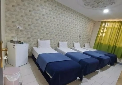 اتاق چهار تخته هتل ترنج شیراز