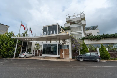 نمای هتل وستا تنکابن