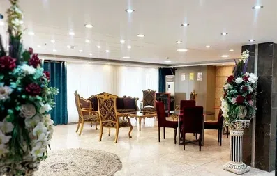 فضای مبله شده لابی هتل آپارتمان یزدان مشهد