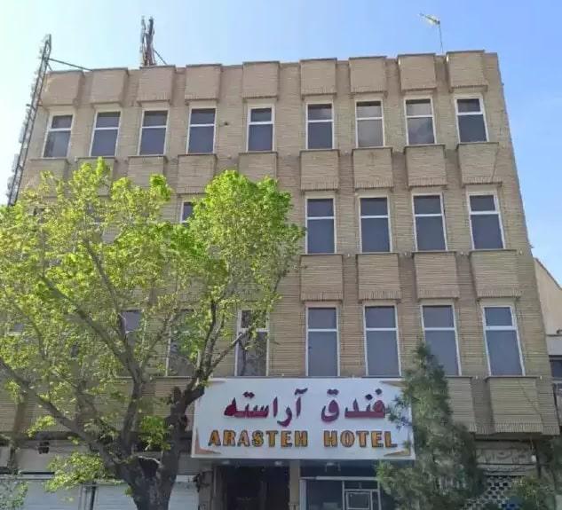 نمای ساختمان مهمانپذیر آراسته قم | یوتراوز